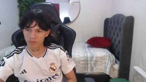 Snapshot of andy_dan1 chatting on January 14, 12:35 pm andy_dan1 online show from January 14, 12:35 pm