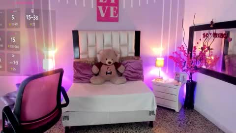 Andrea online show from November 25, 1:10 pm