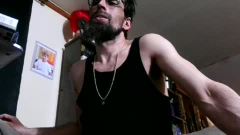 Snapshot of andybadass chatting on December 18, 11:24 am andybadass online show from December 18, 11:24 am