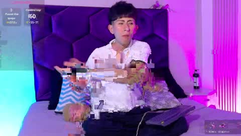 andyjustgame  online show from April 18, 4:47 am