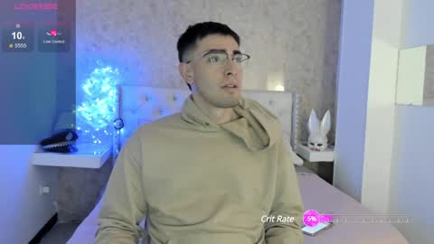 Snapshot of andyshaaw chatting on December 28, 10:58 am Andy Shaw online show from December 28, 10:58 am