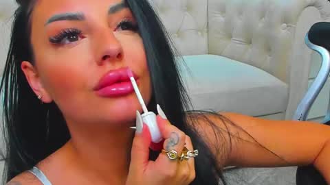Snapshot of anemariejolie chatting on February 11, 10:18 pm Anne online show from February 11, 10:18 pm