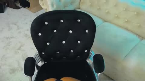 Snapshot of anemariejolie chatting on February 18, 6:15 pm Anne online show from February 18, 6:15 pm