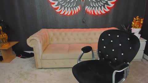 Snapshot of anemariejolie chatting on February 6, 10:00 pm Anne online show from February 6, 10:00 pm