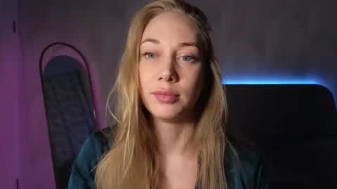 angel  blonde  online show from October 11, 7:17 pm