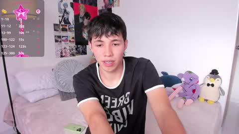 Snapshot of angel_bless19 chatting on September 20, 9:18 pm Angel help me with 100 thumbs up online show from September 20, 9:18 pm