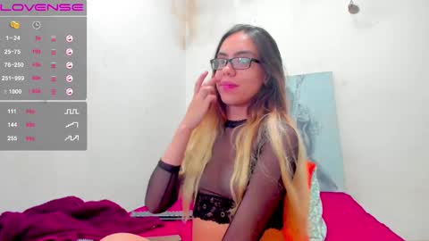 Snapshot of angel_blondie_ chatting on February 13, 7:45 am Anglica online show from February 13, 7:45 am