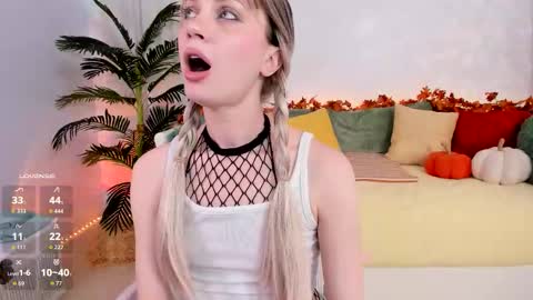 Claire - be back soon online show from November 1, 10:20 pm