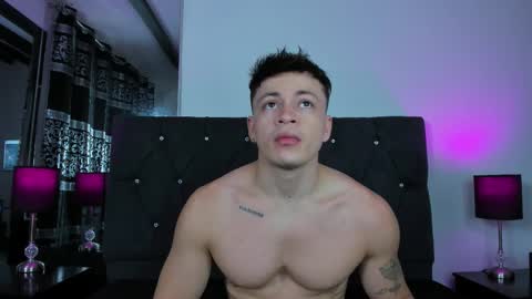 Angel Cuervo online show from December 3, 12:39 pm