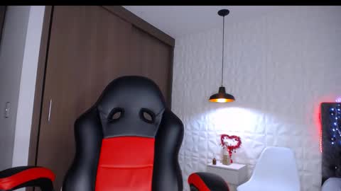 Snapshot of angel_dl chatting on February 5, 6:04 pm Angel online show from February 5, 6:04 pm