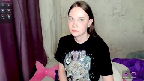 Snapshot of angel_doll585 chatting on September 16, 12:45 am Fallen Angel online show from September 16, 12:45 am