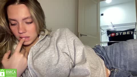 Snapshot of angel_from_sky chatting on January 25, 12:26 pm Greetings Jess online show from January 25, 12:26 pm