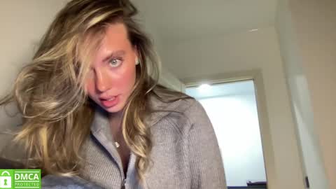 Snapshot of angel_from_sky chatting on February 9, 1:46 pm Greetings Jess online show from February 9, 1:46 pm