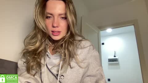 Snapshot of angel_from_sky chatting on January 13, 10:14 am Greetings Jess online show from January 13, 10:14 am