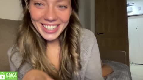 Snapshot of angel_from_sky chatting on September 18, 11:47 am Greetings Jess online show from September 18, 11:47 am