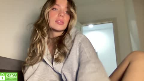 Snapshot of angel_from_sky chatting on February 1, 1:09 pm Greetings Jess online show from February 1, 1:09 pm