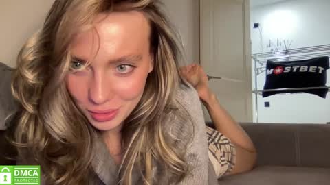 Snapshot of angel_from_sky chatting on December 14, 3:25 pm Greetings Jess online show from December 14, 3:25 pm