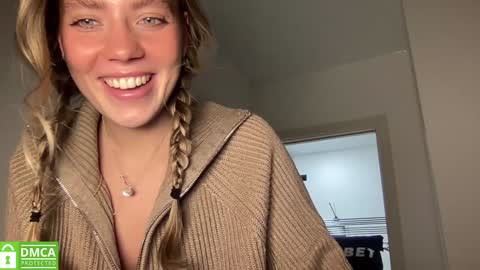 Snapshot of angel_from_sky chatting on January 9, 1:56 pm Greetings Jess online show from January 9, 1:56 pm