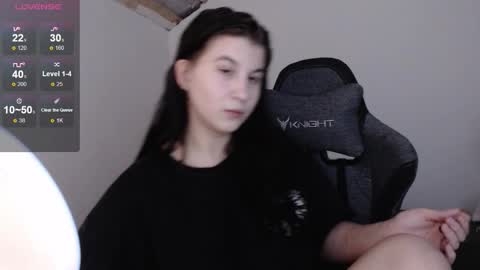 Angel online show from December 3, 7:25 pm