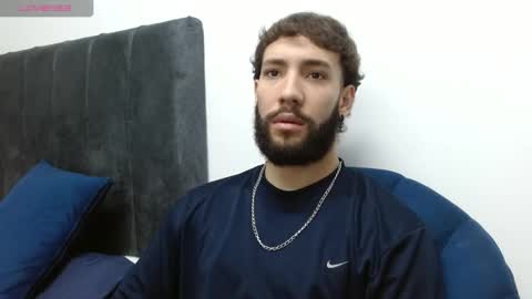 angel_kyrozz online show from December 19, 1:12 am