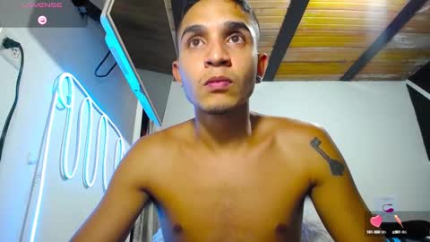 Snapshot of angel_latinboy chatting on January 17, 1:57 am Angel online show from January 17, 1:57 am