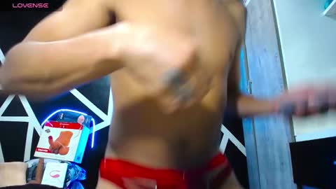 Snapshot of angel_latinboy chatting on February 19, 12:46 am Angel online show from February 19, 12:46 am