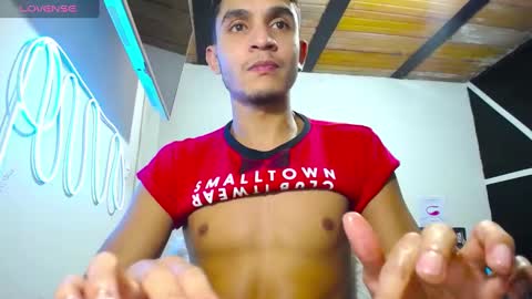 Snapshot of angel_latinboy chatting on March 11, 9:48 pm Angel online show from March 11, 9:48 pm