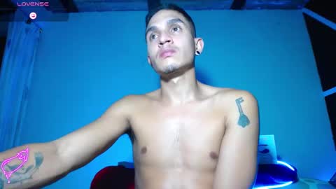 Snapshot of angel_latinboy chatting on February 12, 12:37 am Angel online show from February 12, 12:37 am