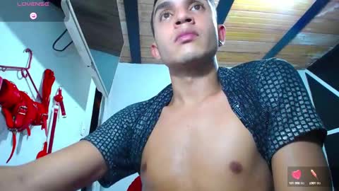 Snapshot of angel_latinboy chatting on January 11, 4:27 am Angel online show from January 11, 4:27 am