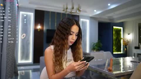 Luisa online show from February 24, 2:15 pm