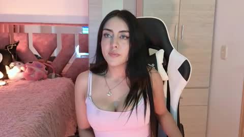 Snapshot of angel_lusst chatting on December 22, 5:33 am angeline online show from December 22, 5:33 am