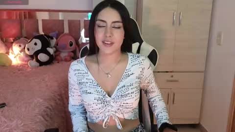 Snapshot of angel_lusst chatting on December 19, 12:34 am angeline online show from December 19, 12:34 am