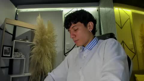 Angel online show from May 13, 3:10 pm