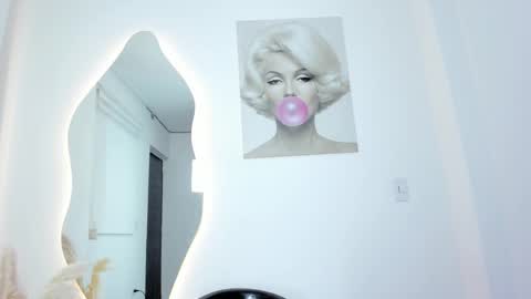 Juanita Florez online show from January 5, 2:49 am