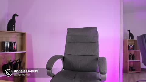 Angela Bonetti online show from March 7, 12:37 am