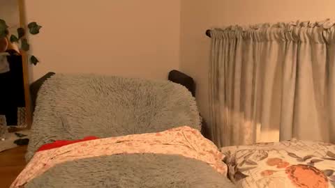 angela online show from March 6, 7:57 pm