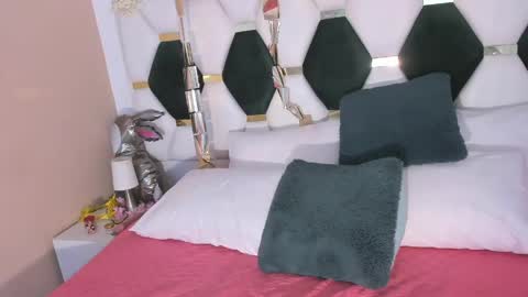 angela_garciaa online show from April 23, 7:59 pm
