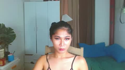 angela online show from December 12, 2:04 am