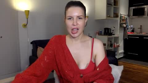 Angela online show from December 4, 9:25 pm