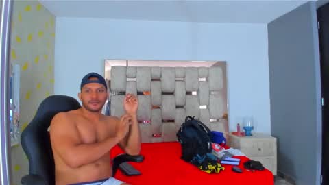 Angel And Cris online show from September 17, 12:30 pm