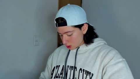 Angel Bennet online show from November 18, 1:08 am