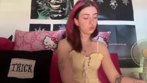 Snapshot of angelcak3s chatting on February 26, 5:35 am venellope888 online show from February 26, 5:35 am