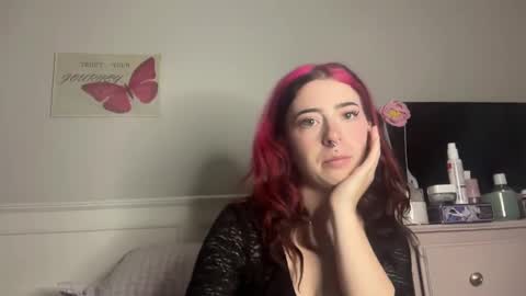 Snapshot of angelcak3s chatting on February 1, 3:39 pm venellope888 online show from February 1, 3:39 pm
