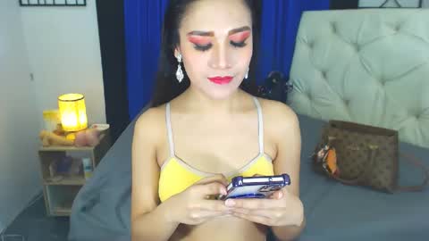 Snapshot of angelcumfallen chatting on February 24, 5:33 am Angel online show from February 24, 5:33 am