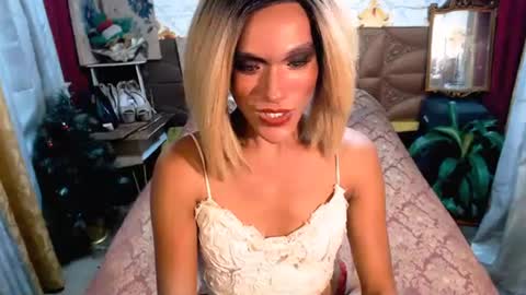 Snapshot of angeldark_satisfactionxxx chatting on February 27, 10:11 am ANGELDARK online show from February 27, 10:11 am