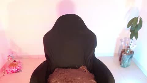 angele online show from October 6, 2:07 am