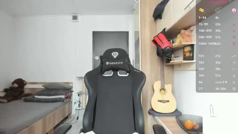 Frankie  online show from October 1, 7:29 am