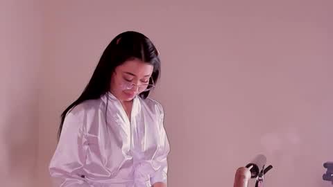 Snapshot of angeli__wu chatting on March 2, 9:53 am Angeli online show from March 2, 9:53 am