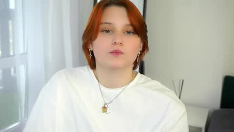 Snapshot of angeliastouffer chatting on October 27, 8:25 am Viola online show from October 27, 8:25 am