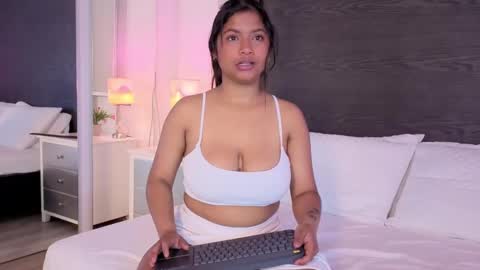 Snapshot of angelica_bss chatting on September 22, 1:15 pm Angelica bss online show from September 22, 1:15 pm